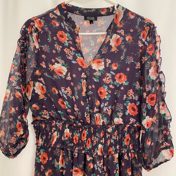 Midi floral dress. - Picture 2 of 3